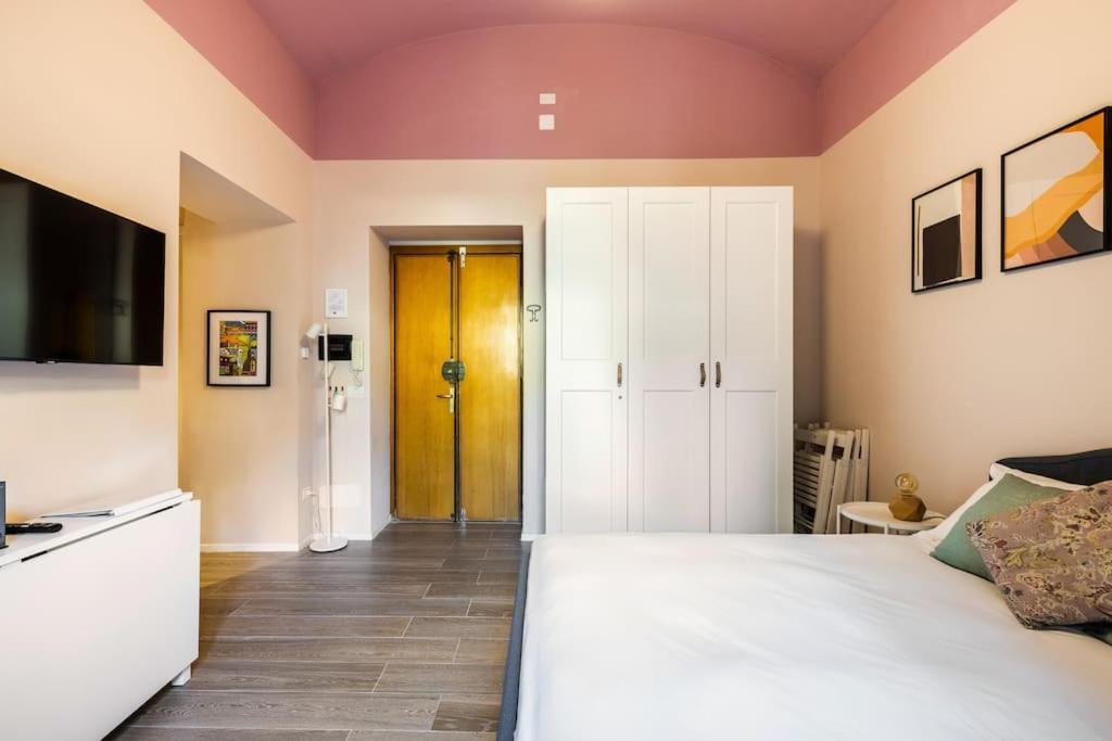 Santa Chiara Apartment *